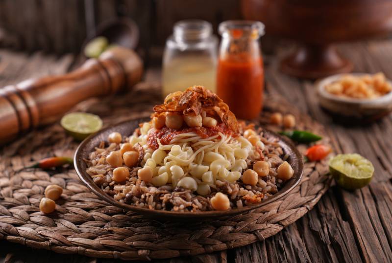 egyptian-koshary-traditional-food-delicious