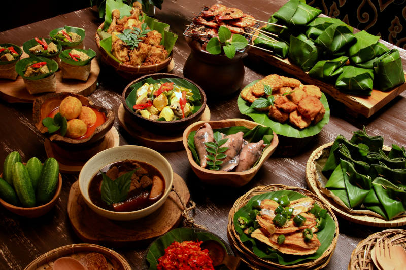 nasi jamblang traditional rice dish cirebon