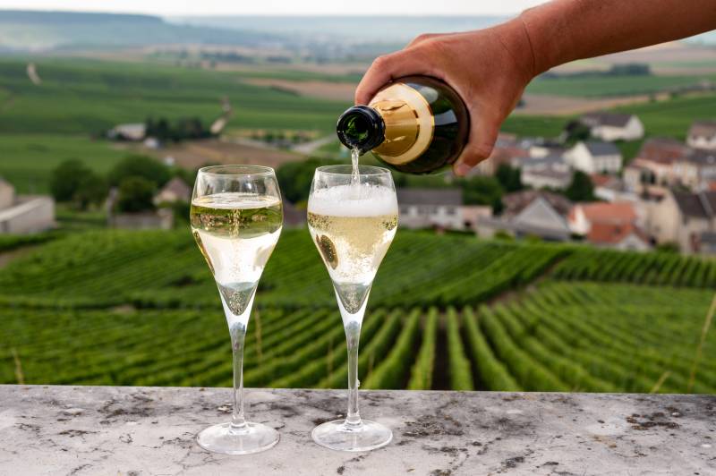 tasting-brut-demisec-white-champagne-sparkling